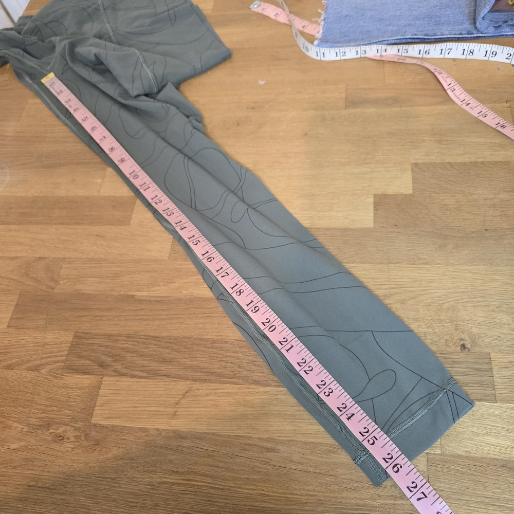Lululemon Align High-Rise Pant 25" Size 6 Scripted Yogo Army Green - Dark Olive - Picture 12 of 13